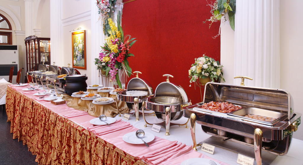 Отель Continental Saigon 4*